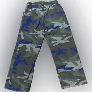 Boys camouflage pants size 4T Wes and Willy